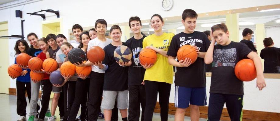 Studenti della scuola Enrico Fermi di Zurigo